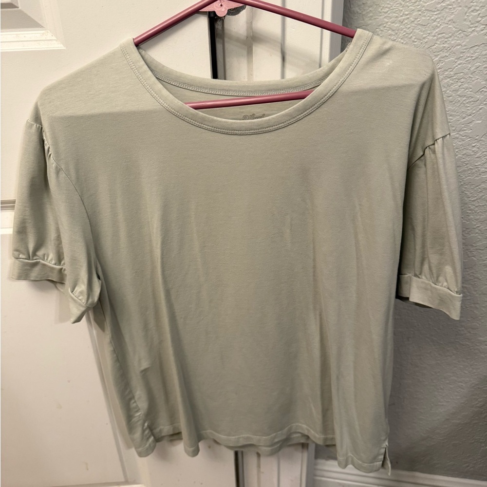 Universal Thread Light Olive Short Sleeve Tee